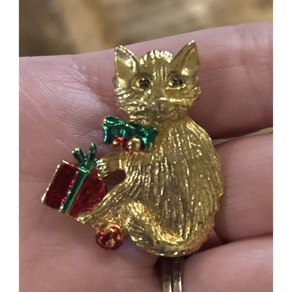 Vintage Cat Brooch with Gift Box Enamel Gold Tone